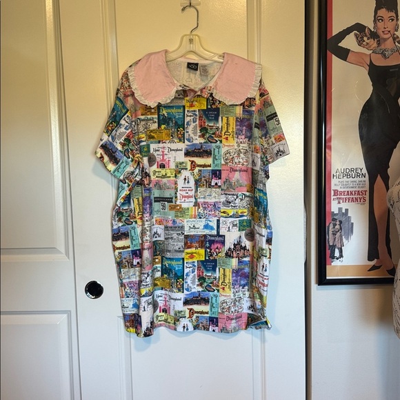 Retro Print Mini Dress with Pink Collar - Picture 5 of 10